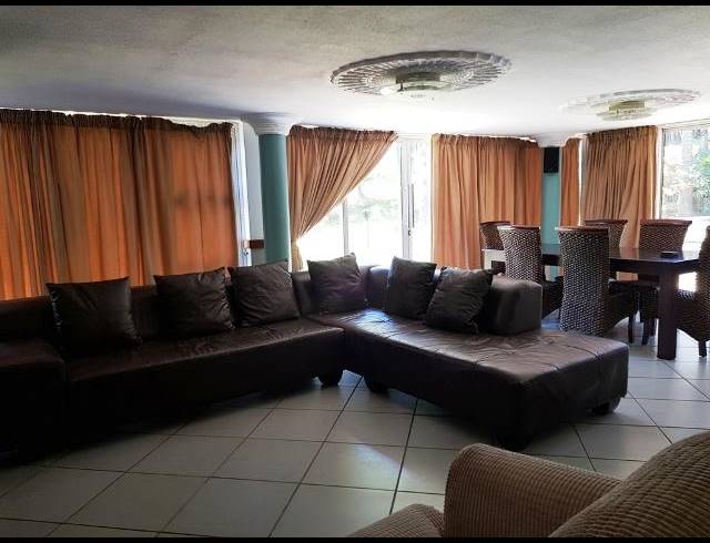 5 BEDROOM APARTMENT FOR SALE IN MARGATE BEACH